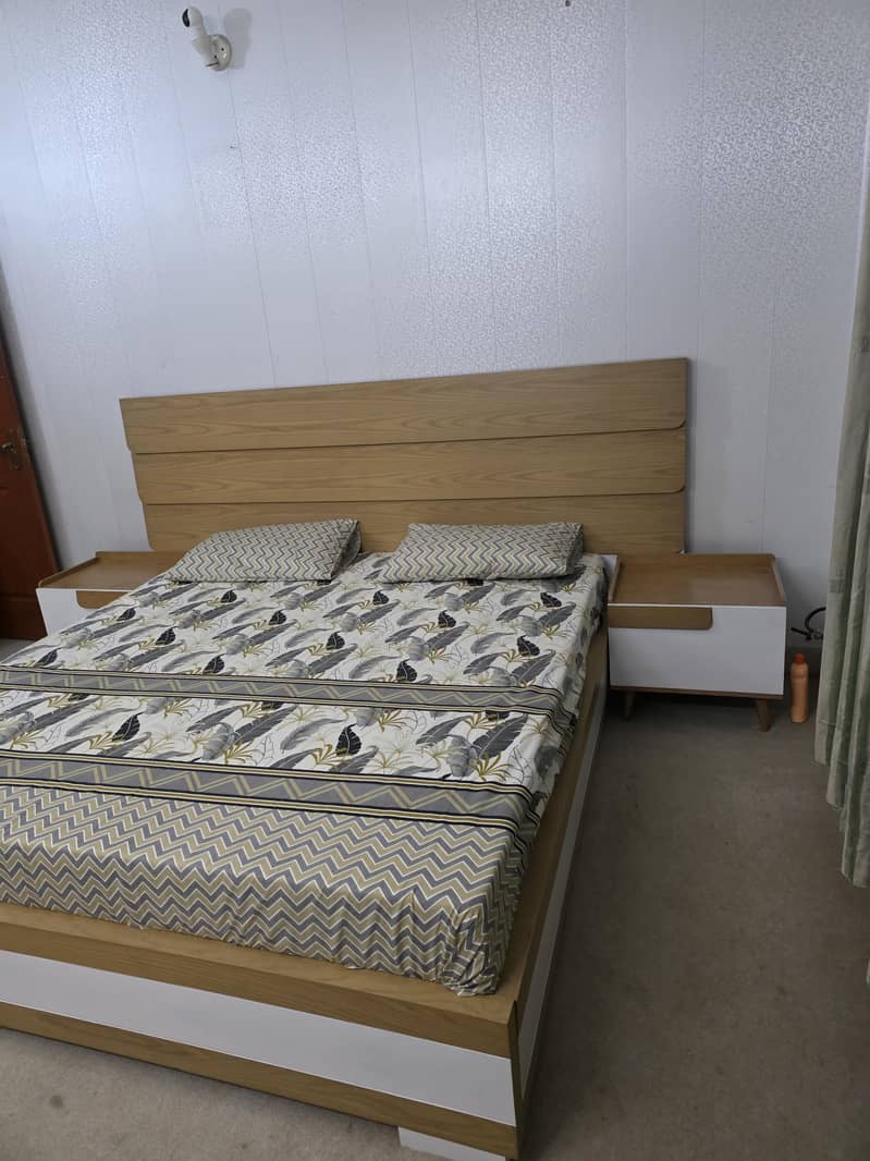 King Size Bed 4