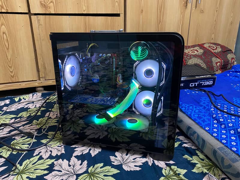 gaming pc with boderless lcd negotiable with gpu 2