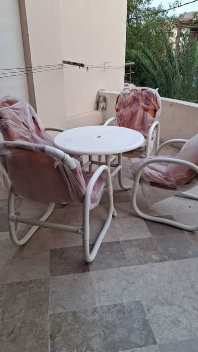 chair set with table