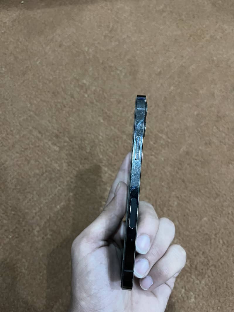 iPhone 12 pro 1