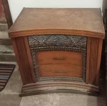 King Size Bed with two side table 2