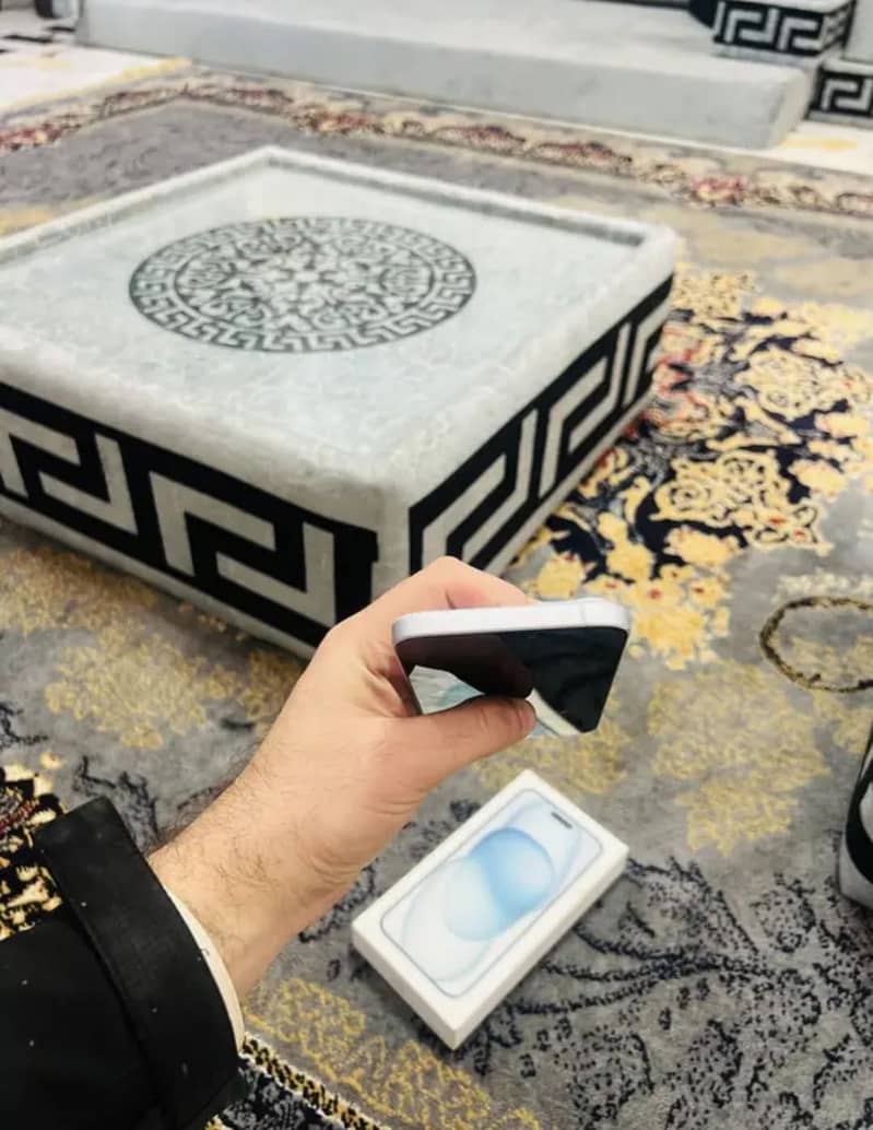 Apple iPhone 15 Plus 1