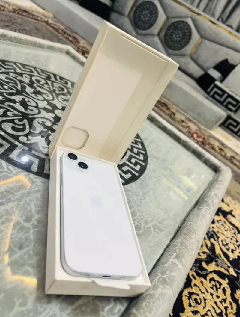 Apple iPhone 15 Plus 4