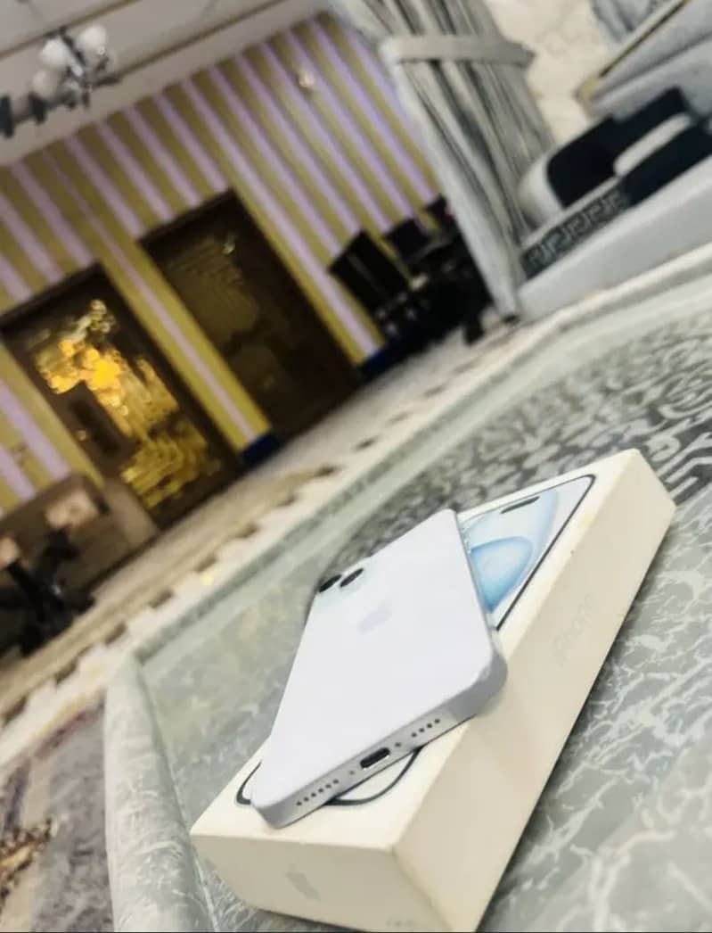 Apple iPhone 15 Plus 8