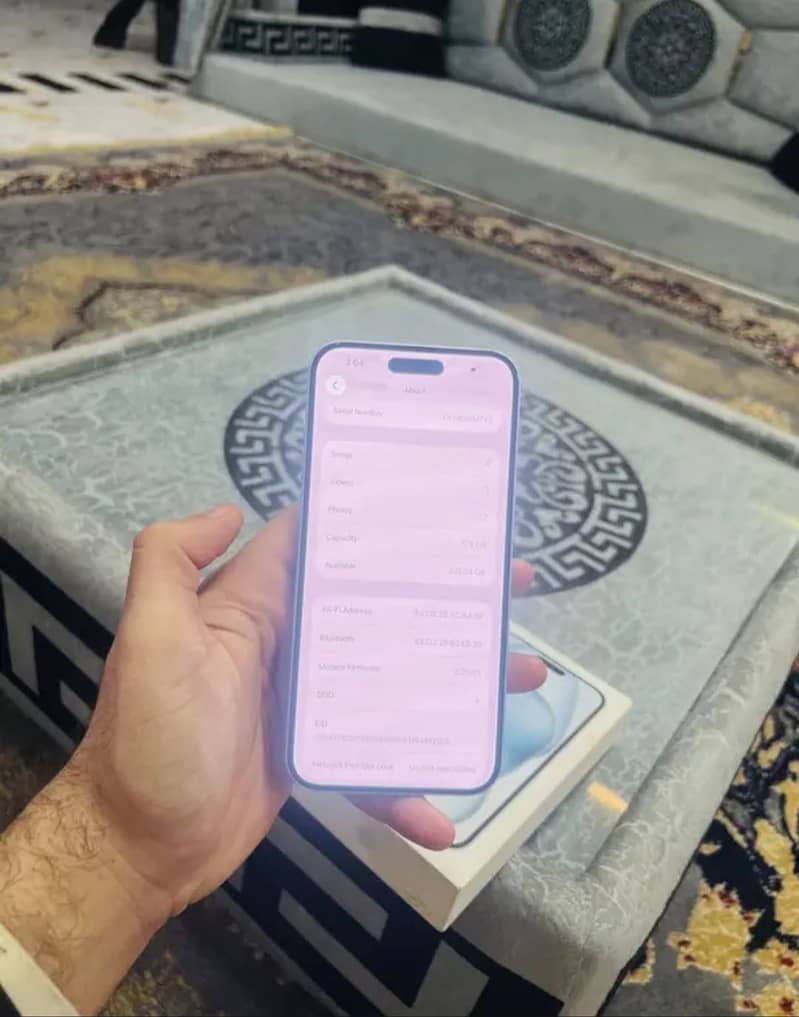 Apple iPhone 15 Plus 9