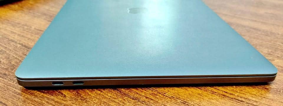 MacBook pro touch bar 5