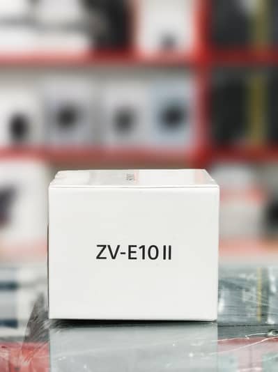 Sony ZV-E10 Mark II with 16-50 kit lens  (HnB digital)