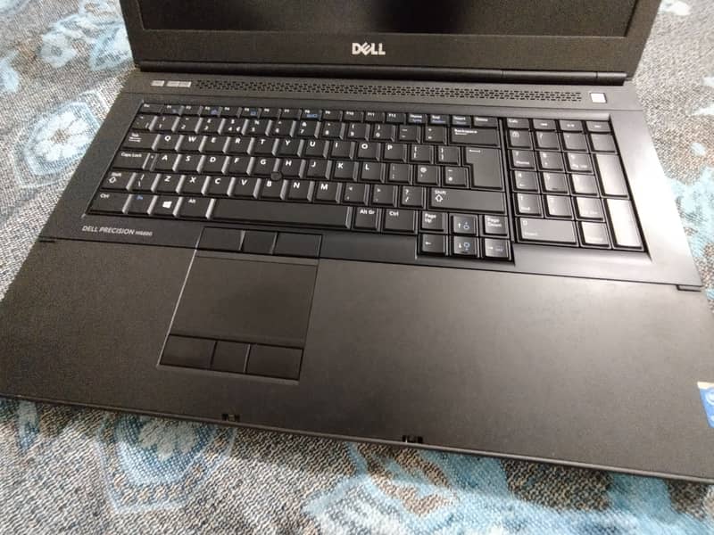 Dell precision m6800 1