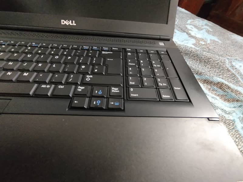 Dell precision m6800 3