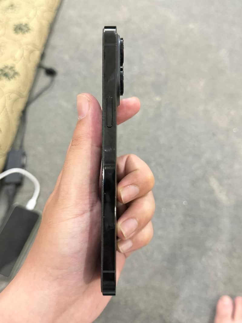 Iphone 14 pro max 2