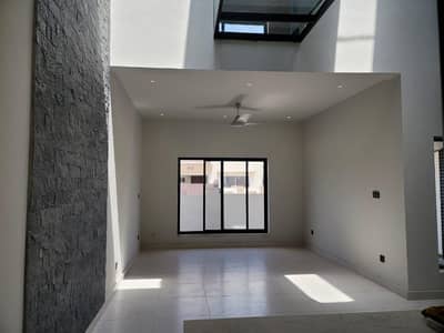 5 marla Full house brand new Lush condition sector M Bharia Town Face 8 near park Face masjid