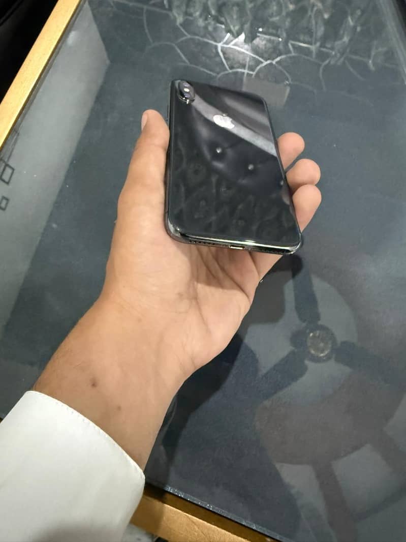 IPHONE X 6