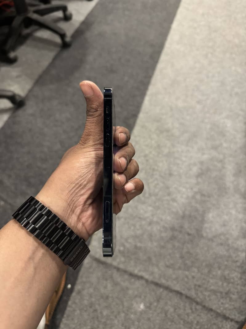 iPhone 12 pro 4