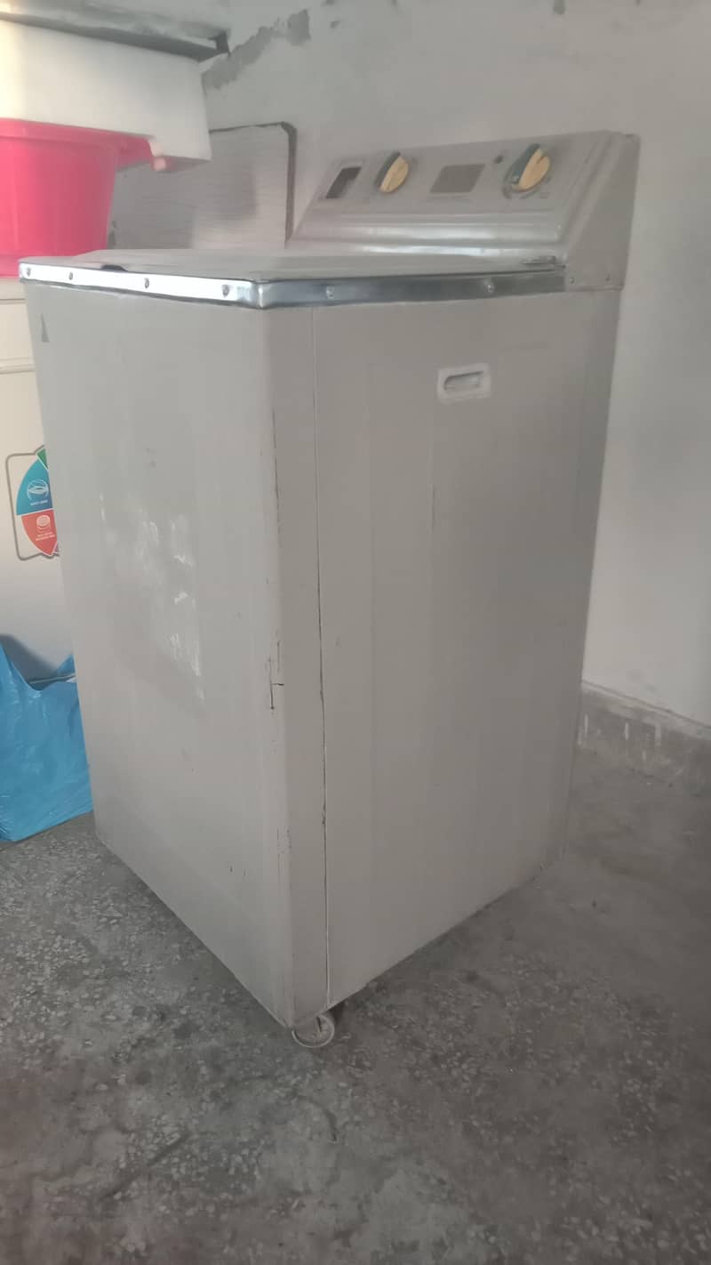 Royal Washing Machine 1