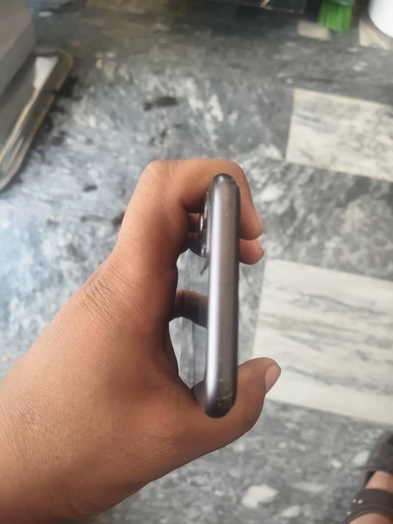 iphone 11 4