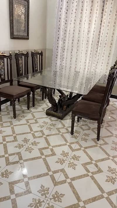 6 persons Dining Table