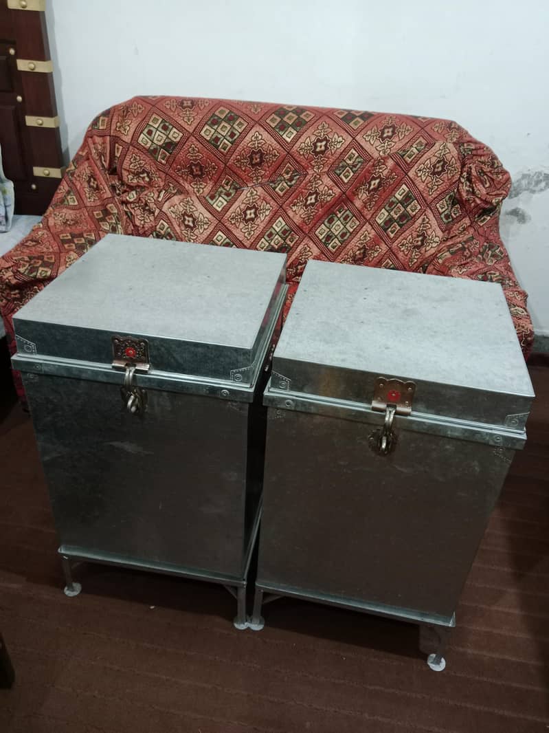Flour trunks 1