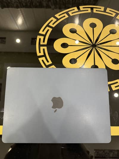 Macbook Air M2 8/256 With Original Charger Scratchless