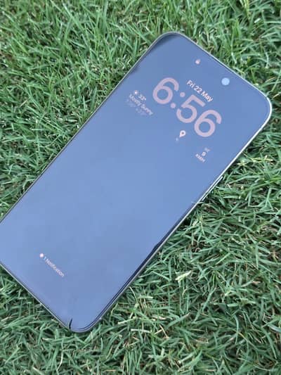 iPhone 15 pro Max  1 TB - 10/10 mint condition ( With Box )