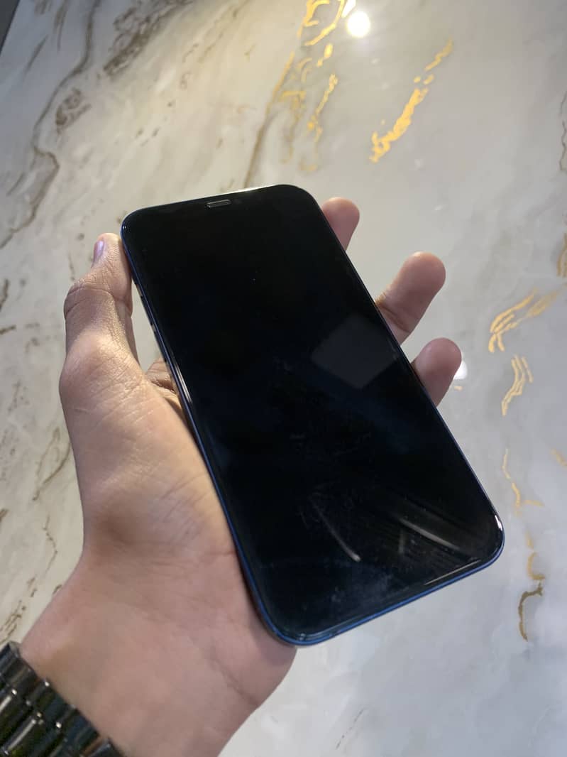 Iphone 12 3