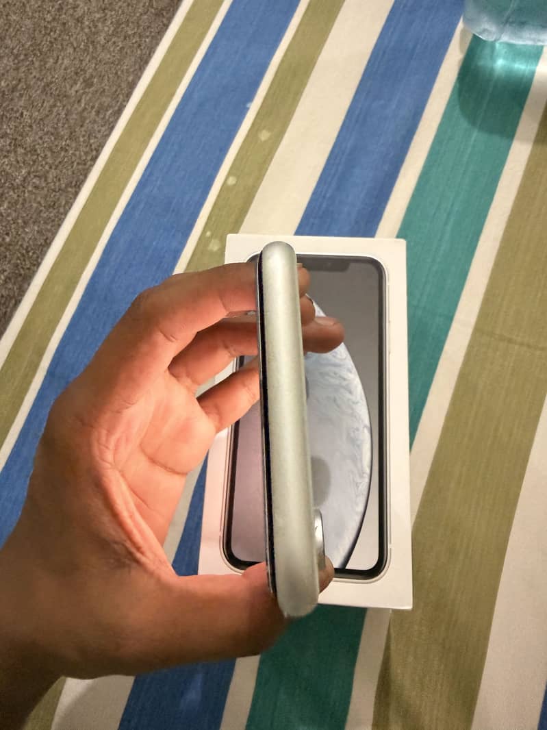 iPhone XR 1