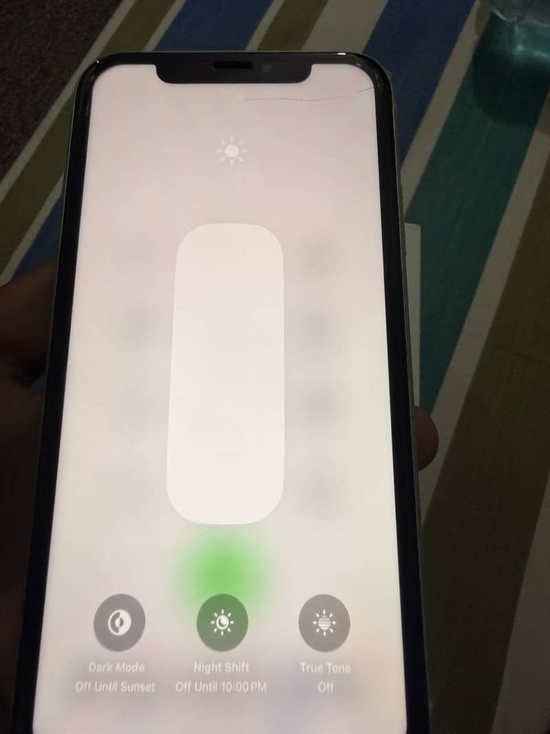 iPhone XR 3