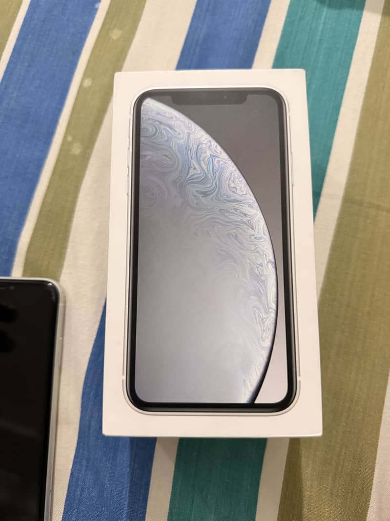 iPhone XR 6