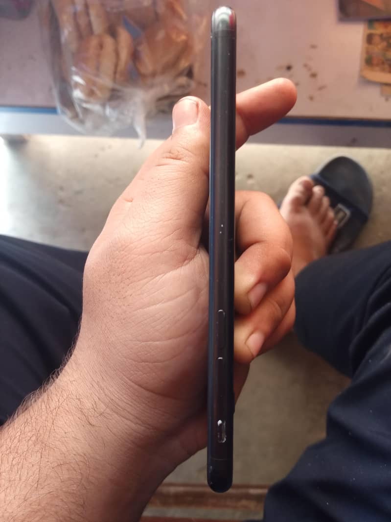 Apple iPhone 7 2