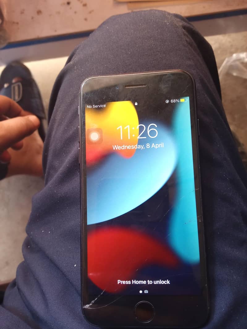 Apple iPhone 7 3