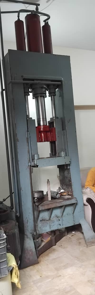 Hydraulic press