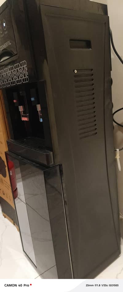 water dispenser with refrigerator