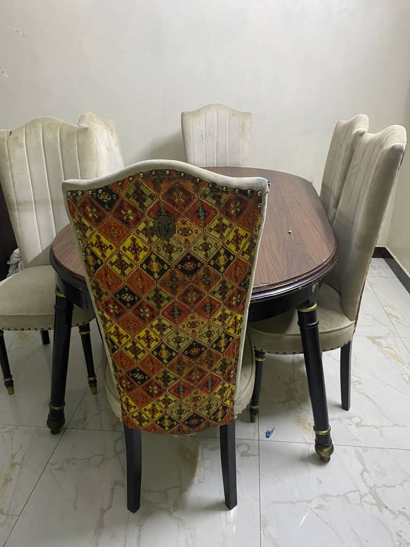 Dinning table 0
