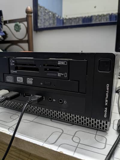 i3 2100 | 8gb RAM | AMD graphic card