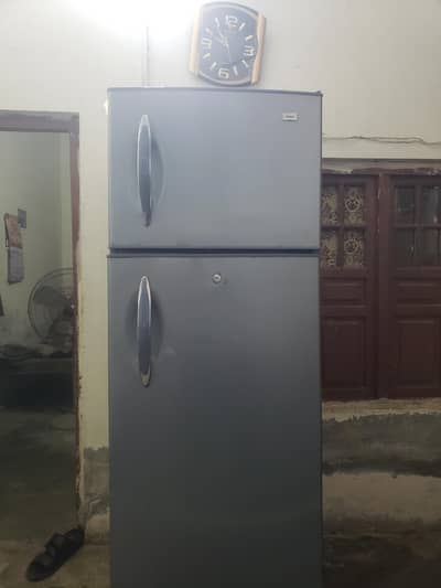 HAIER REFRIGERATOR  GOOD CONDITION  10/10 NO  REPAIRING ALL OK