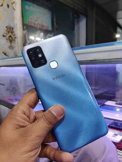 infinix hot 10 ha 6GB ram 128GB mamry wala just glas pe ek line ha