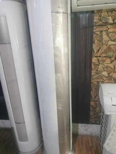 GREE 2 TON TOWER DC INVERTER HEAT AND COOL ORIGINAL GLASS DOOR
