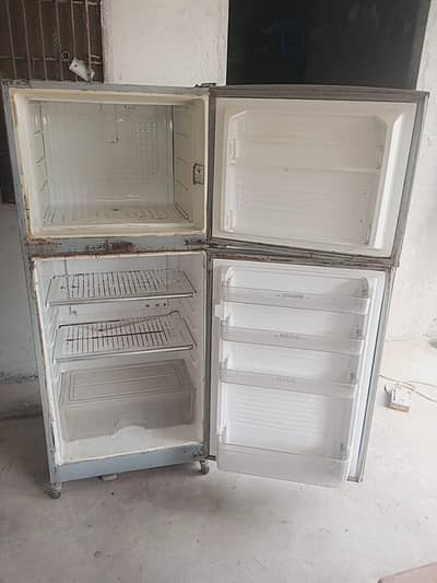 Dawlance dobule door fridge for sale (Working Condition)