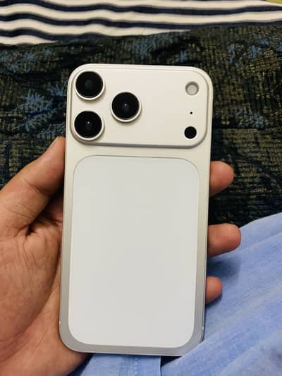 Iphone Xr Converted 17 Pro