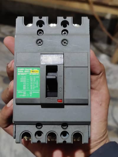Schneider electric 6kv 3 phase breaker
