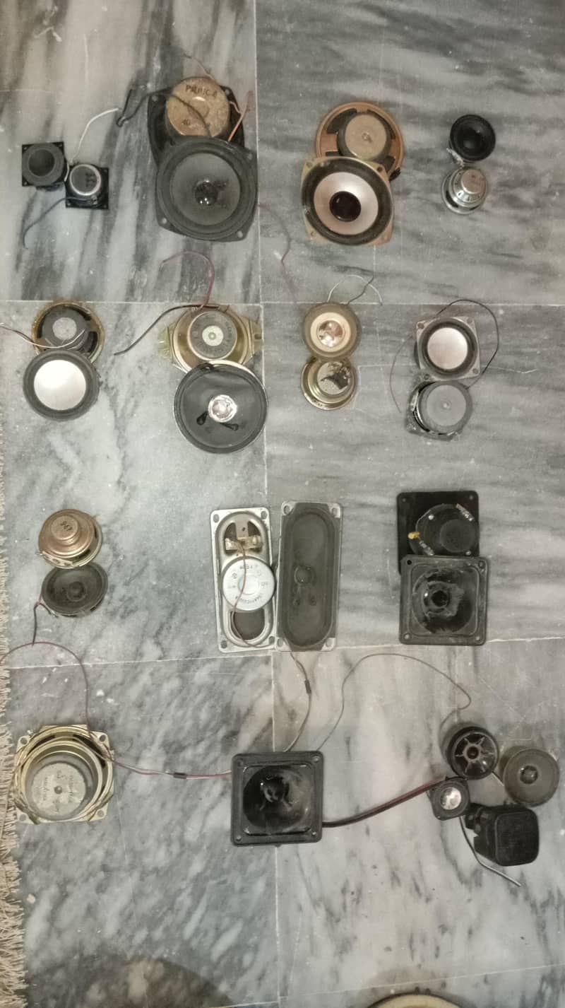SPEAKERS 1
