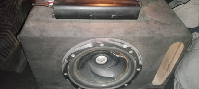 car Amplifier and woofer