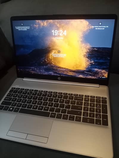 HP 255 G9 Ryzen 7 5825U 15.4 16GB/512