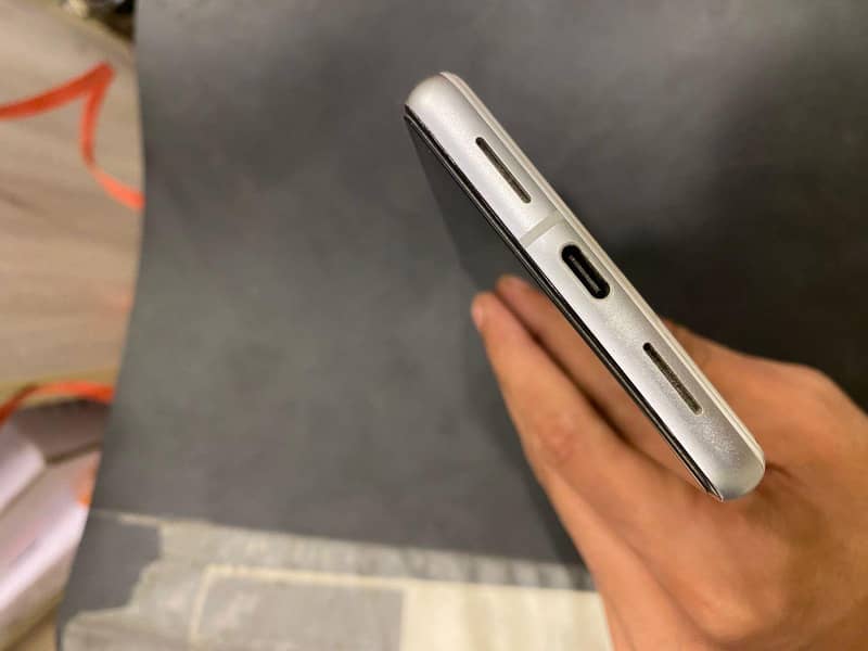 Google Pixel 7 4
