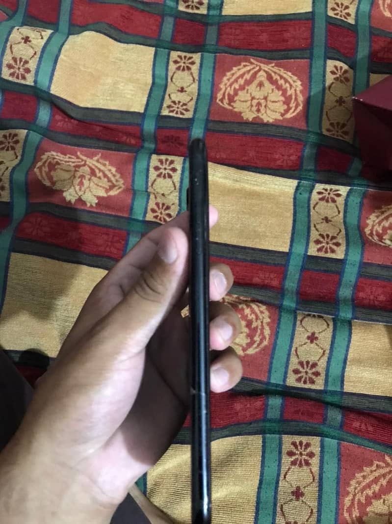 Apple iPhone 7 Plus 1