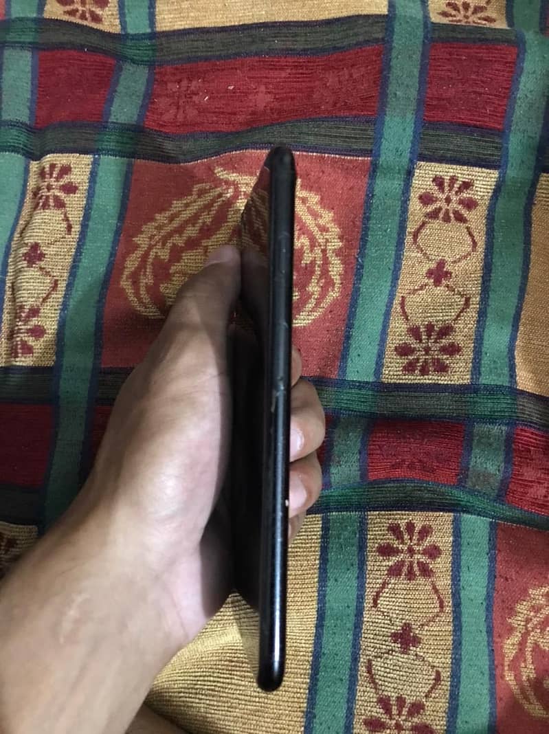 Apple iPhone 7 Plus 2