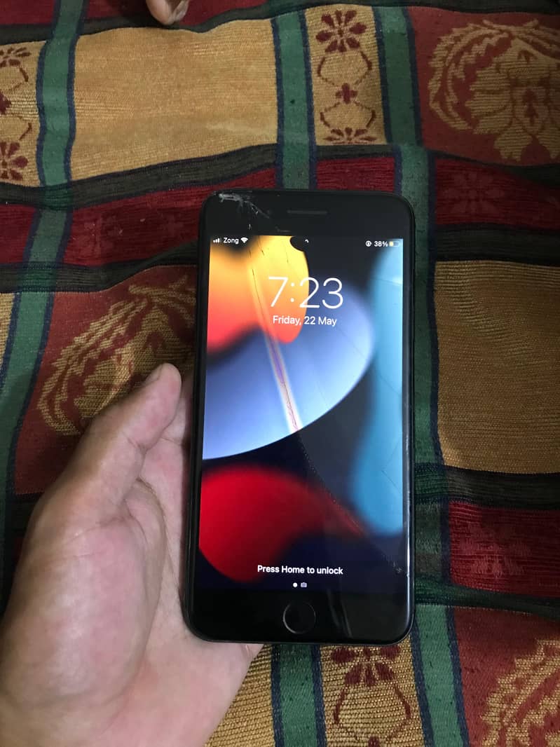 Apple iPhone 7 Plus 5