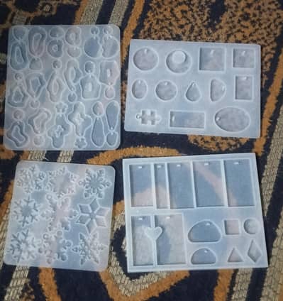4 silicone resin mold for jewelry , keychain and pendant