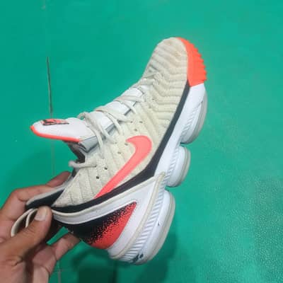 LeBron 16'Air Tech Challenge Hot Lava White'