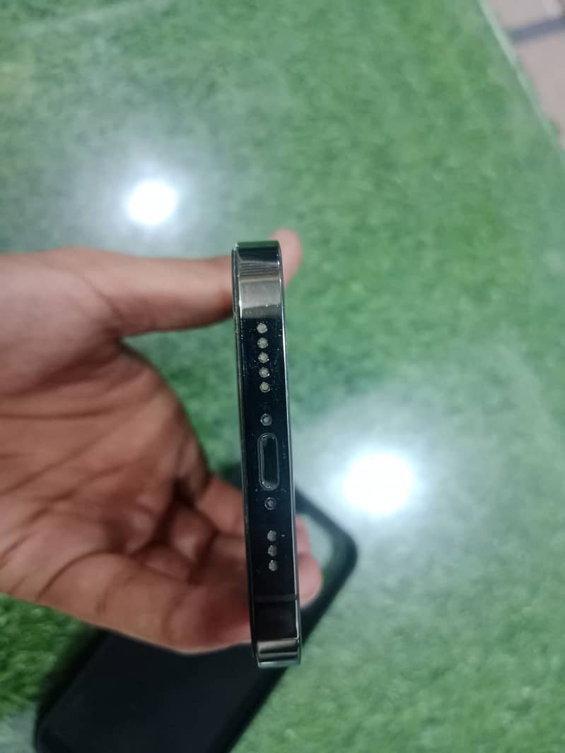 IPHONE 12 PRO 1