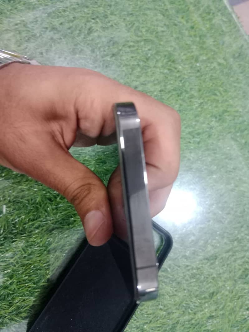 IPHONE 12 PRO 6